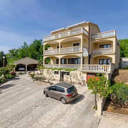 Apartment Pavica *