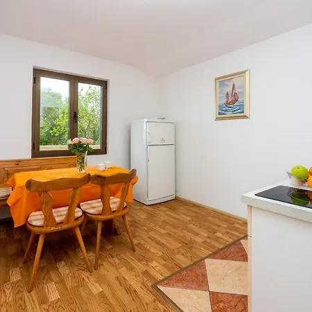 Apartment Pavica *